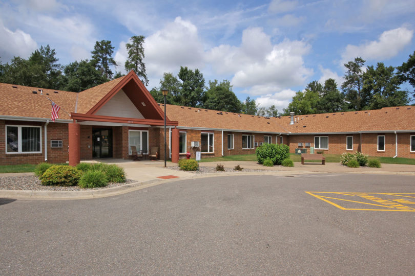 Oak Crest Manor II Apartments