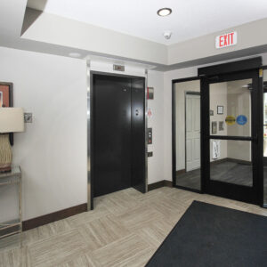Capstone 4710 Entrance & Elevator