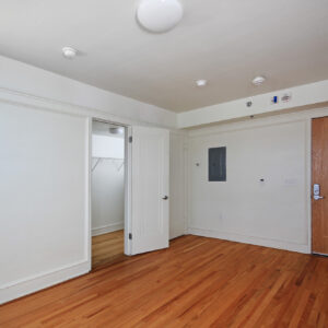 Entry & Closet/Bathroom