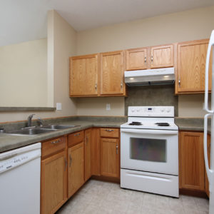 Kitchen & Dining Area
