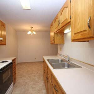 Kitchen & Dining Area